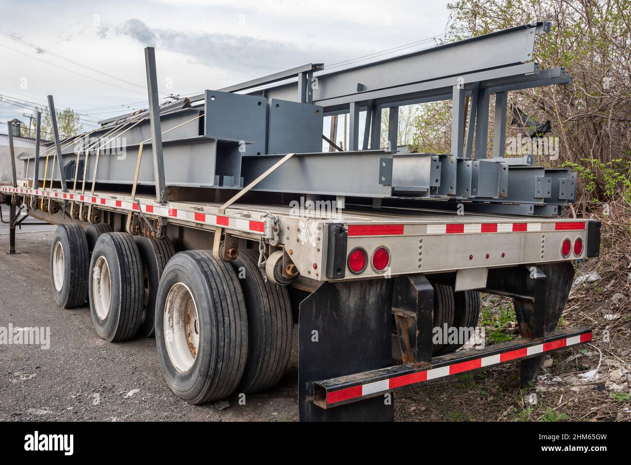Parked Flat Bed Semi Trailer Stock Photo Alamy