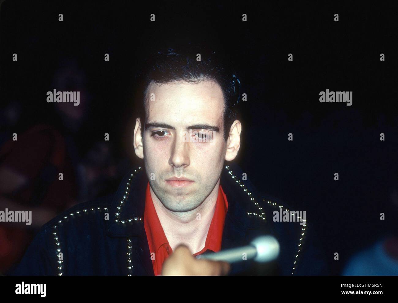 LOS ANGELES, CA MAY 28 Mick Jones of The Clash at a press conference