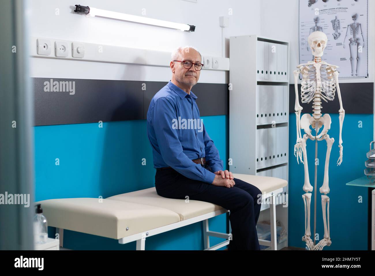 Older man ill in hospital hi-res stock photography and images - Alamy