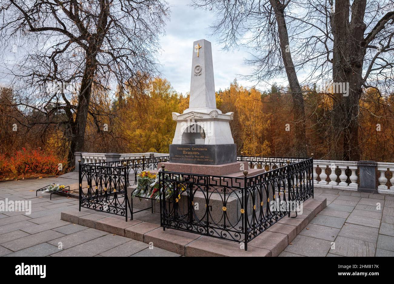 Pushkinskiye Gory, Pskov region, Russia - October 2021: The grave of the great Russian poet Alexander Sergeevich Pushkin in the Svyatogorsky monastery Stock Photo