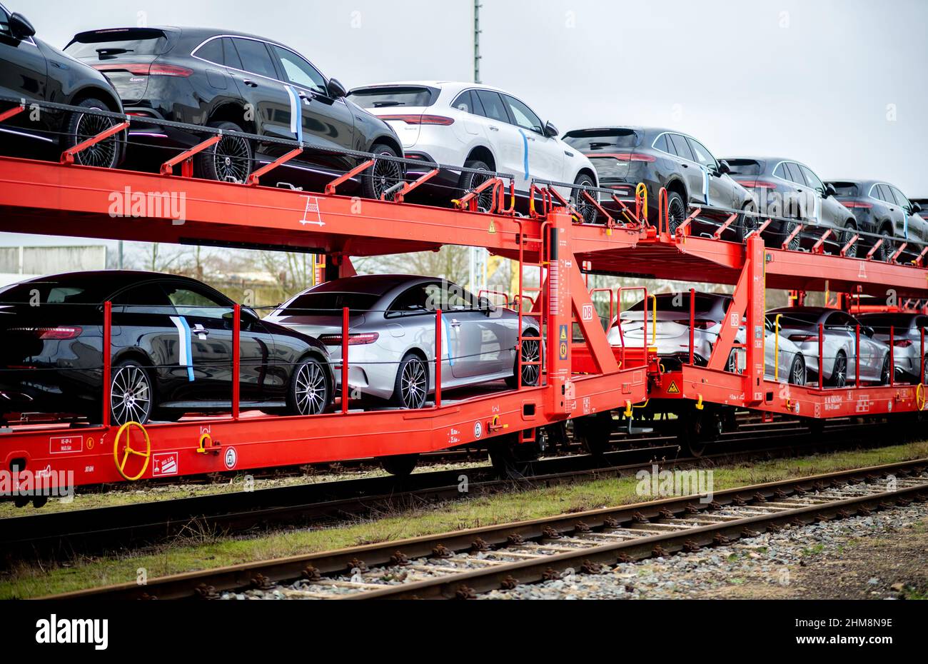 Bremen, Germany. 07th Feb, 2022. Numerous new MercedesBenz cars are