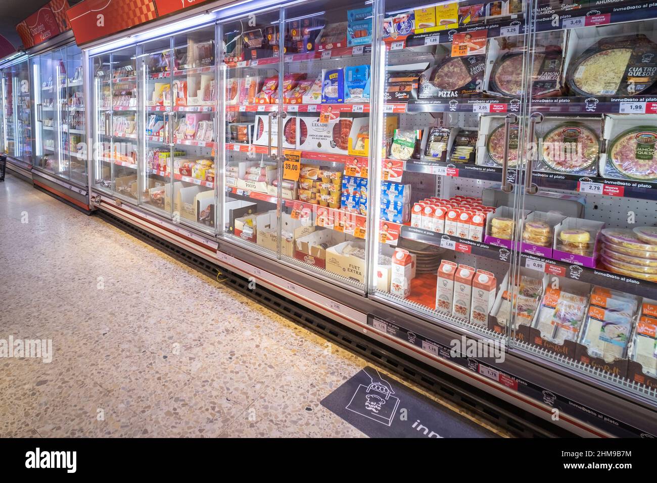 Frozen area of the Dia supermarket chain Stock Photo - Alamy