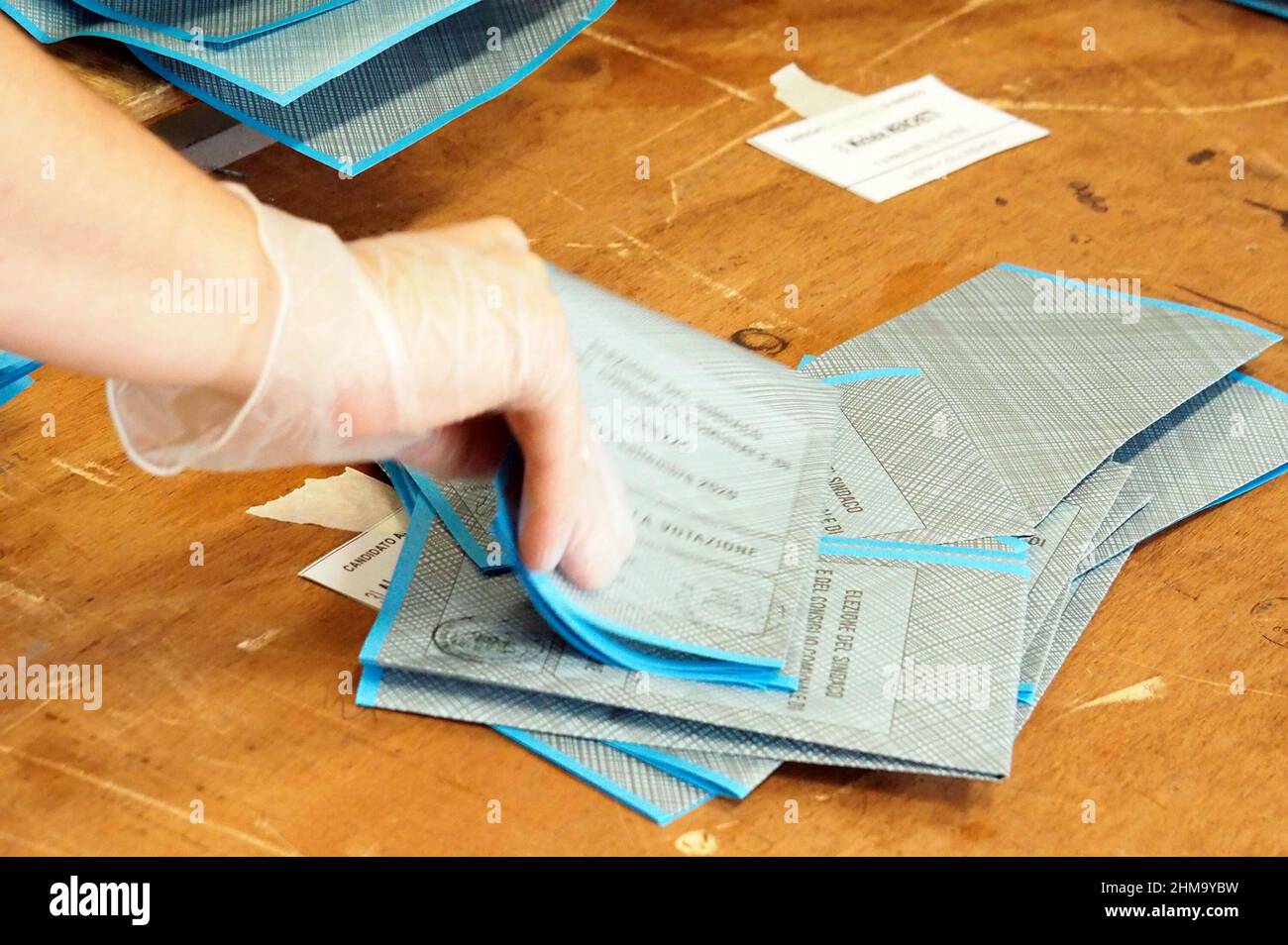 Italy, Arezzo, september 22, 2020 : Counting the ballots of municipal elections. Counting is taking place with security measures to avoid contracting Stock Photo