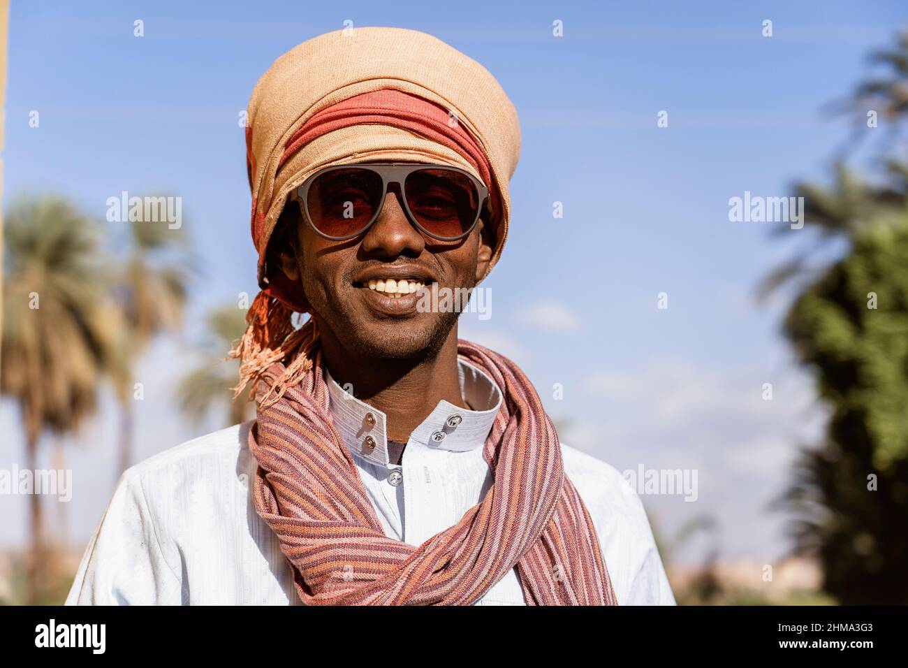Man turban sunglasses hi-res stock photography and images - Alamy