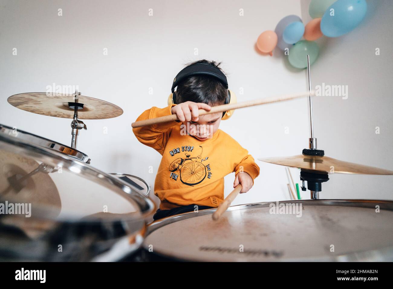 Play the drums hires stock photography and images Alamy