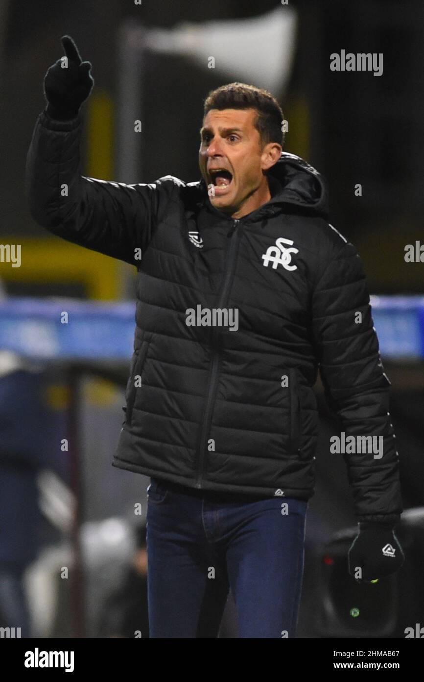 Salerno, Italy. 07th Feb, 2022. (2/7/2022) Thiago Motta ( Spezia Calcio ) meter gives orders to his team the Serie A between US. Salernitana 1919 - AC Spezia and at Stadio Arechi Final score: 2-2 (Photo by Agostino Gemito/Pacific Press/Sipa USA) Credit: Sipa USA/Alamy Live News Stock Photo