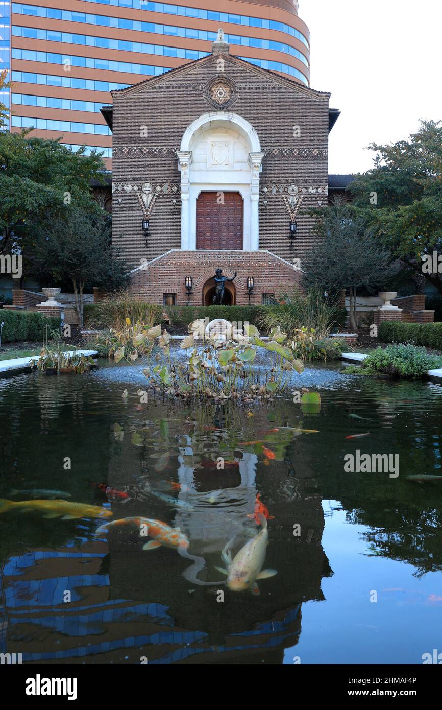 The Warden Garden and the main entrance to the Penn Museum.University