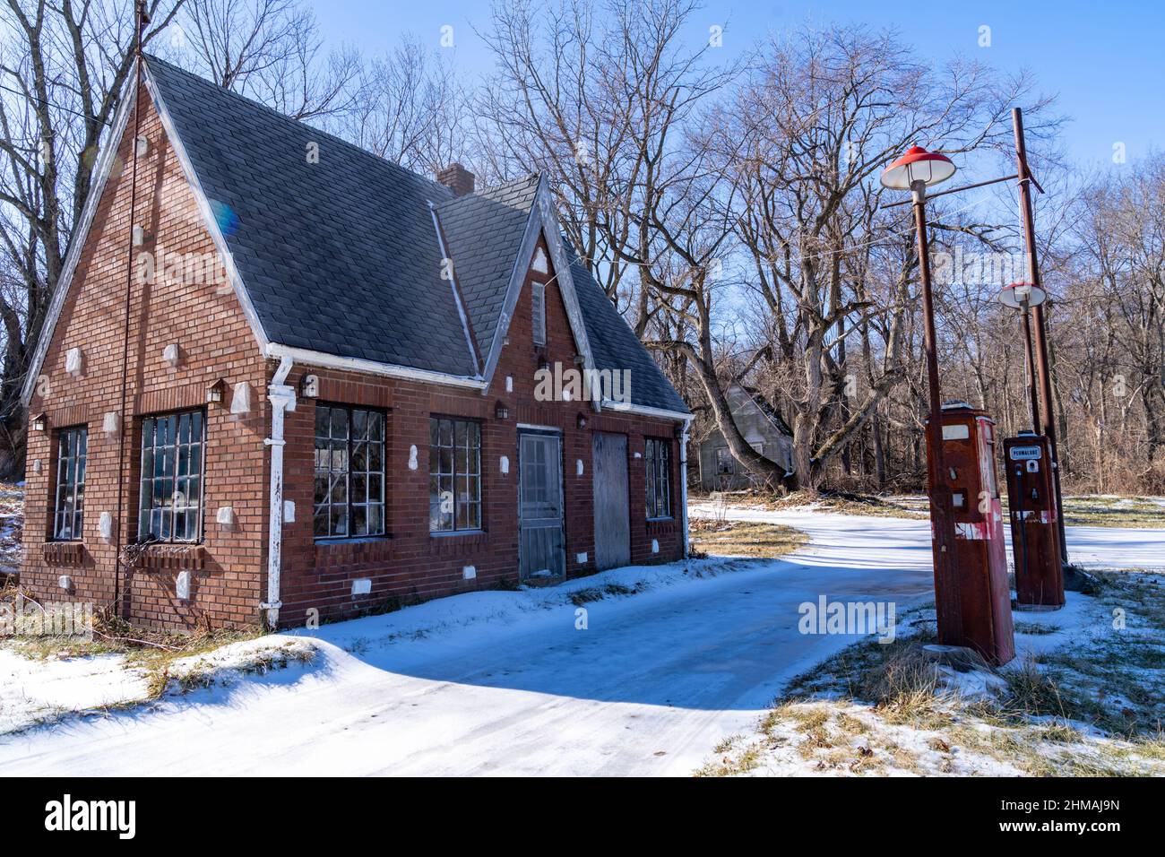 Hannibal, Missouri January 9, 2022 Abandoned Skelly gas station, on