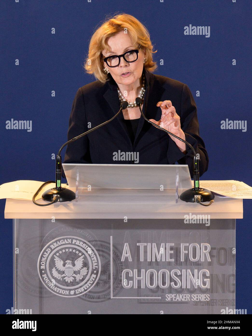 Speechwriter hires stock photography and images Alamy
