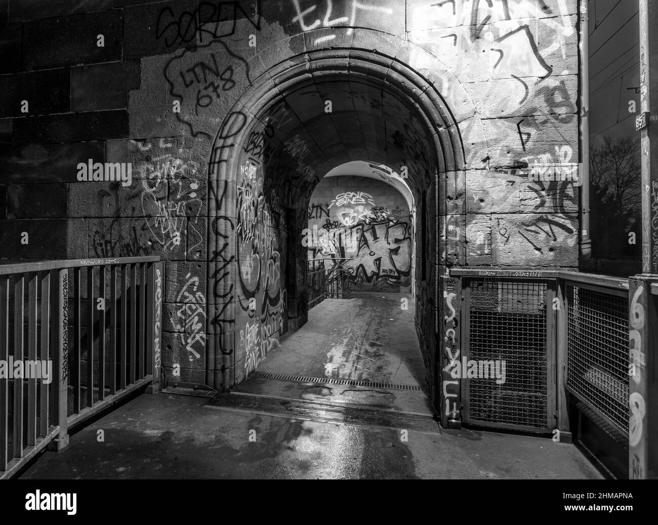 Place places to live Black and White Stock Photos & Images - Alamy