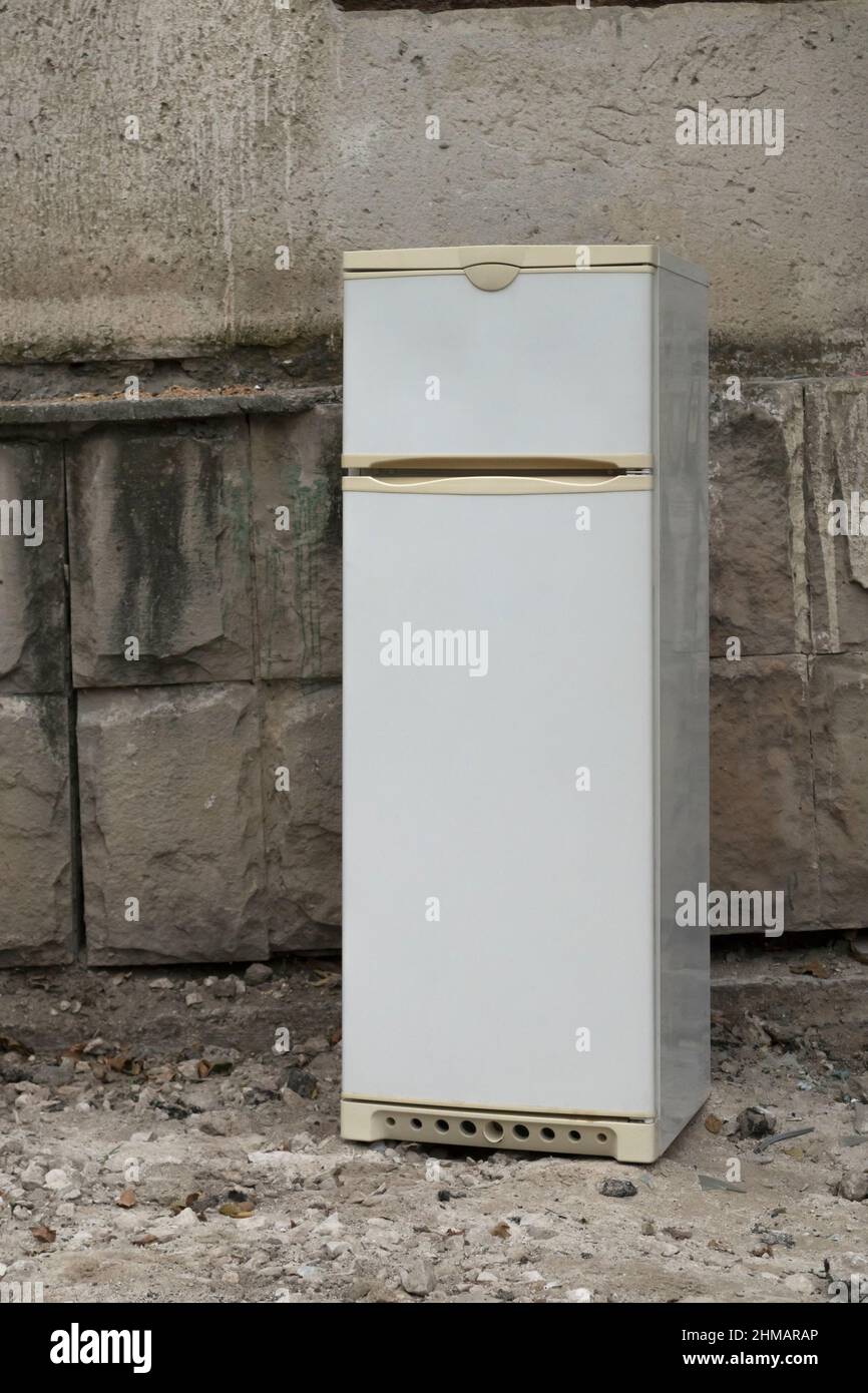 Junk broken dump refrigerator hires stock photography and images Alamy