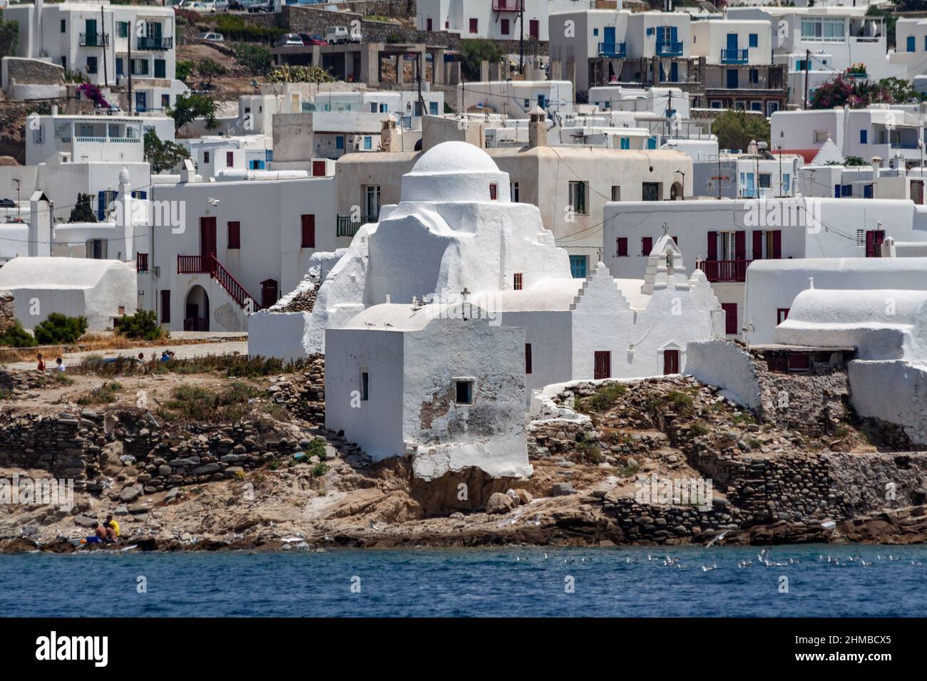 Typical white houses of Mykonos island in Greece Stock Photo - Alamy