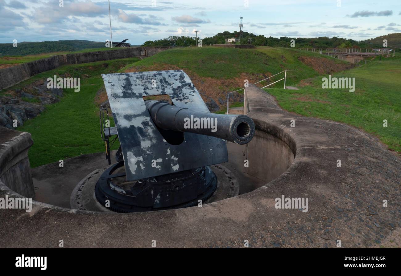 No 3 Gun at Green Hill Fort, Thursday Island.   6 inch breach loading coastal artillery piece. Stock Photo