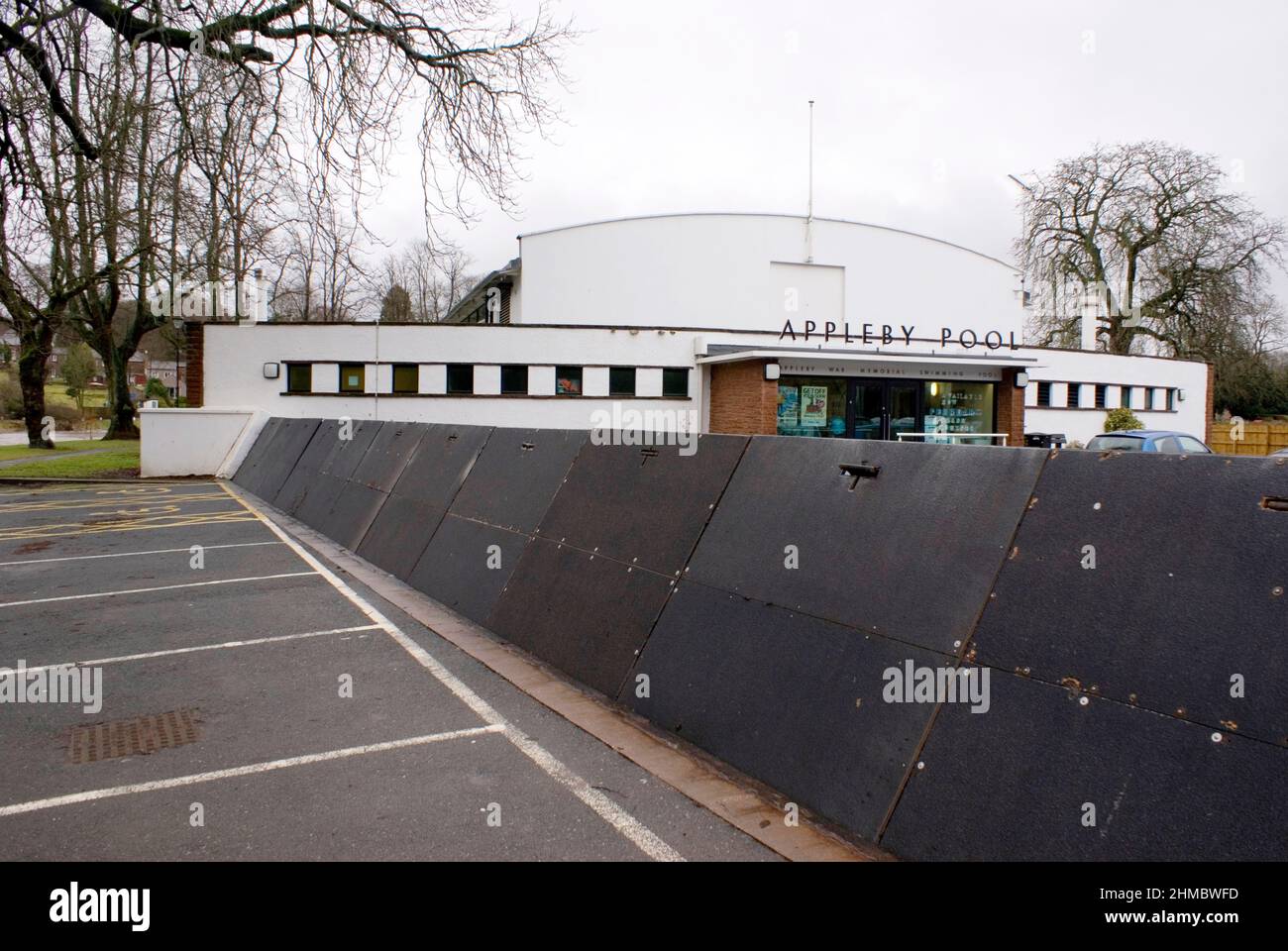 Flood defences at Appleby swimming pool Stock Photo Alamy