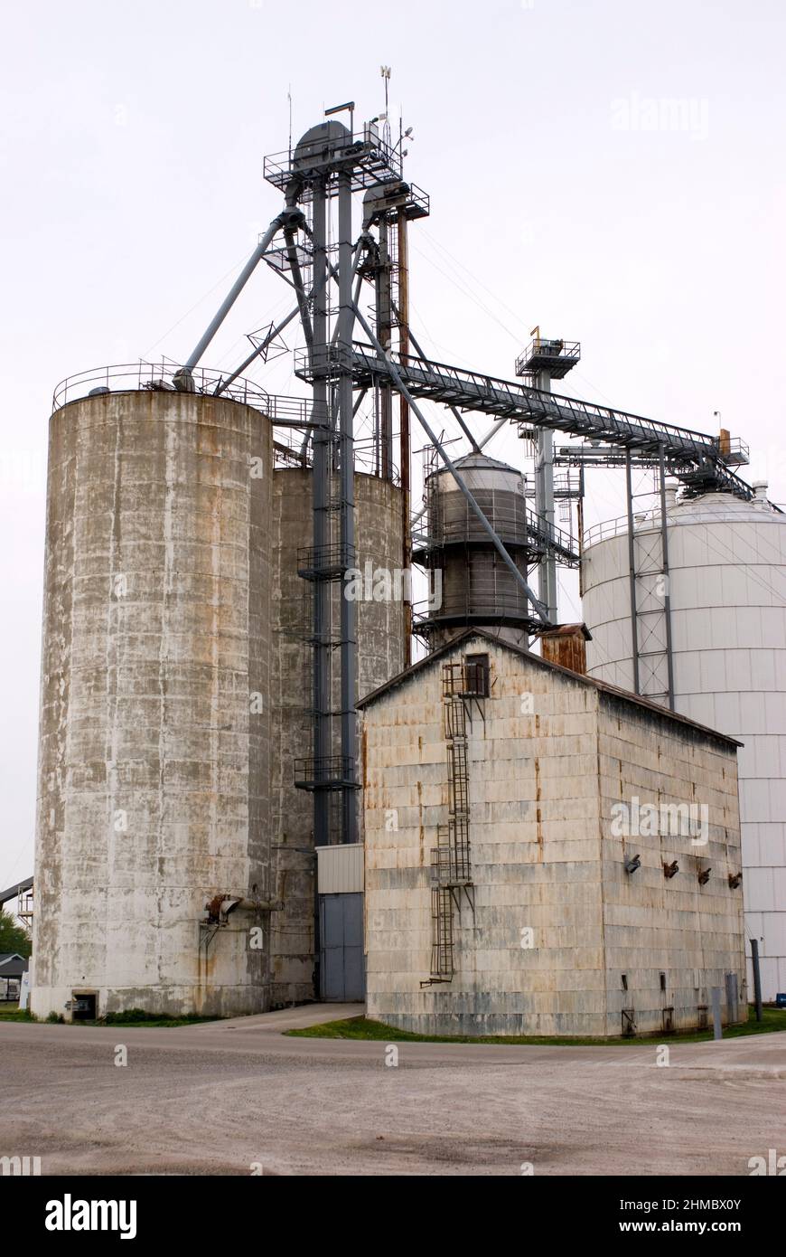Grain elevator in Illinois Stock Photo Alamy