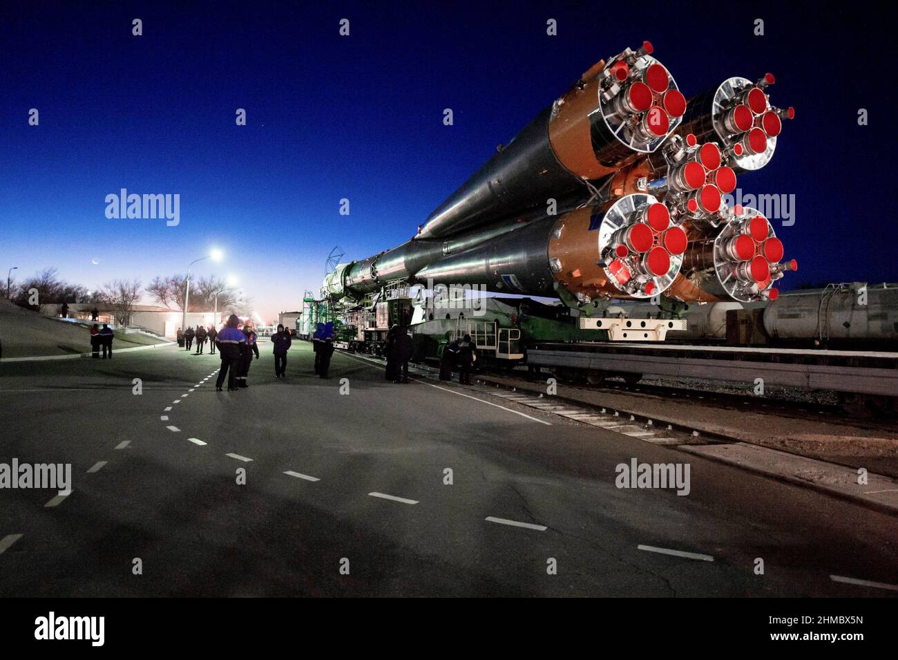 Soyuz TMA15M rollout Stock Photo Alamy