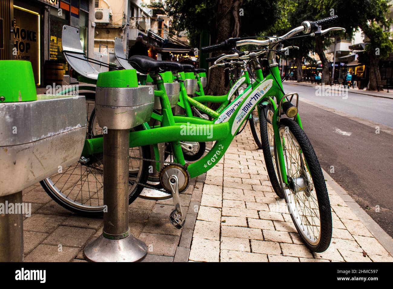 Cycle cycles locked hi-res stock photography and images - Page 7 - Alamy