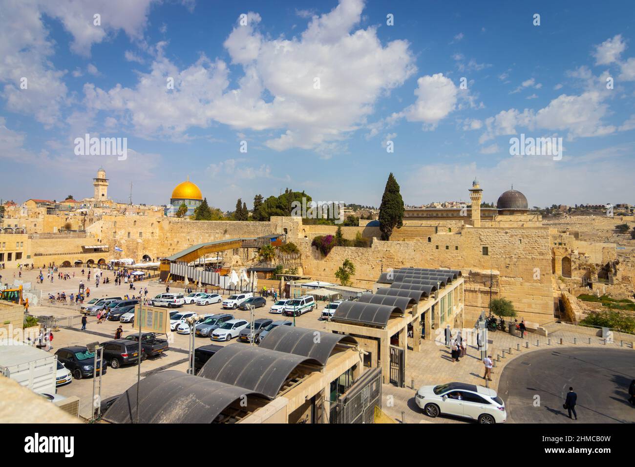 jerusalem-israel. 13-10-2021. View from above of the Western Wall and the Temple Mount and the Al Aqsa Mosque with the Golden Dome on it, Stock Photo