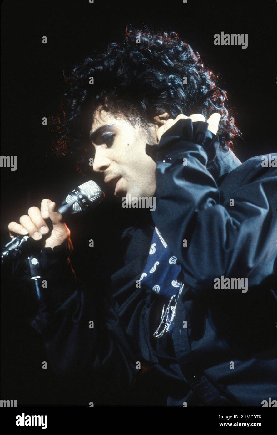 Prince purple rain tour hi-res stock photography and images - Alamy