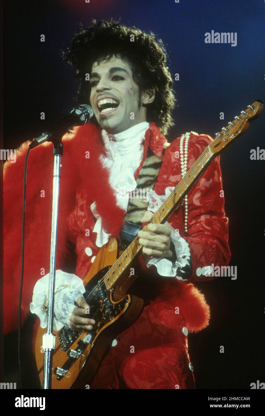 Prince purple rain tour hi-res stock photography and images - Alamy
