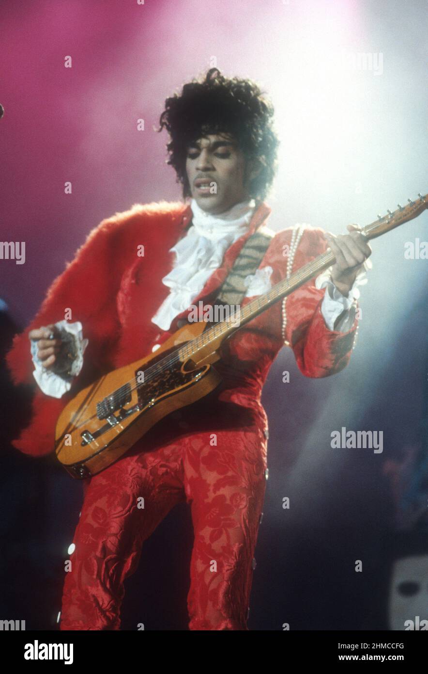 Prince purple rain tour hi-res stock photography and images - Alamy