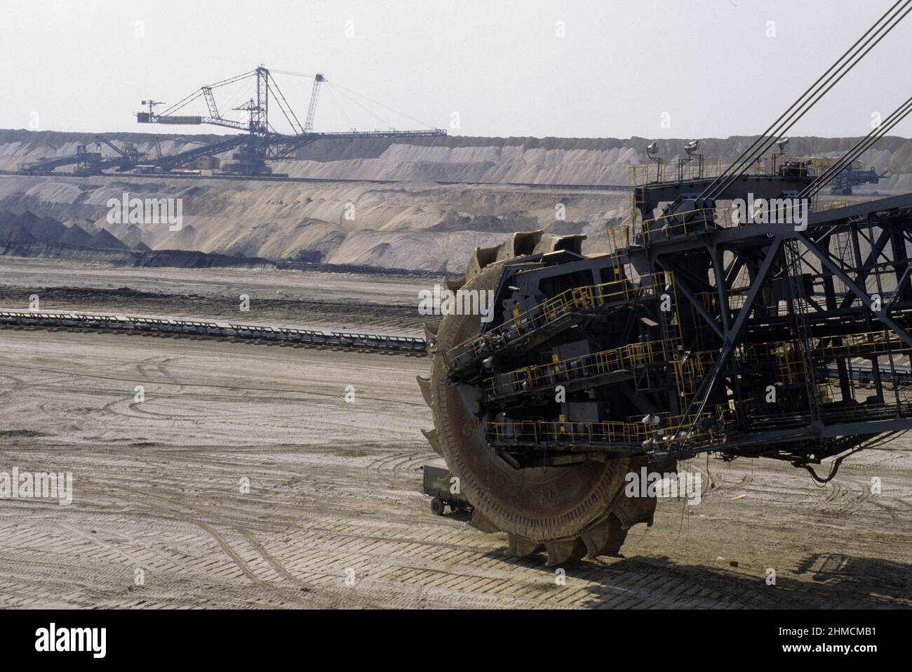 Allemagne de l'est pollution a leipzig Mai 1990 excavatrice minerai lignite bagger 288 Stock Photo