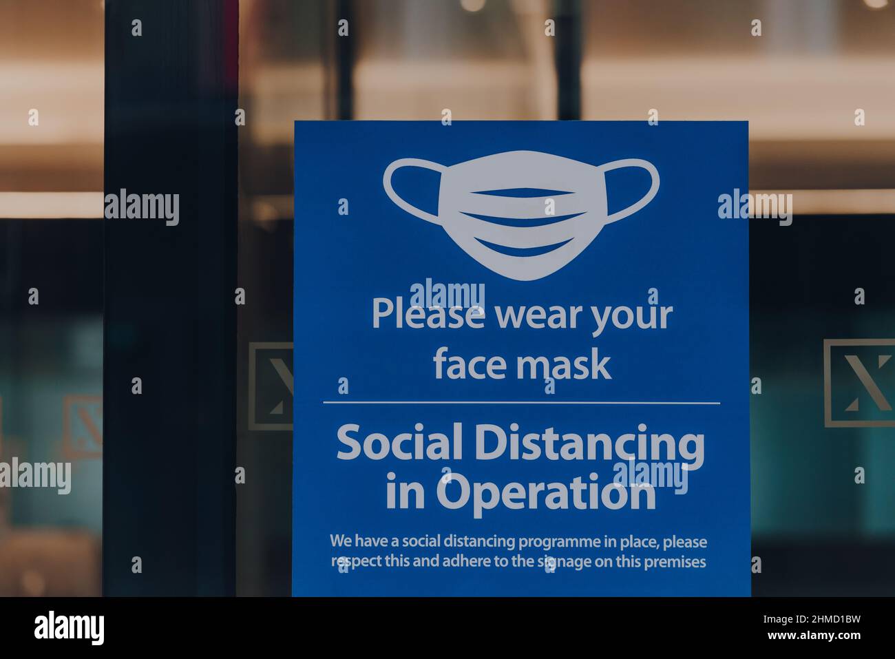 London, UK October 23, 2021 Please wear your face mask sign at the