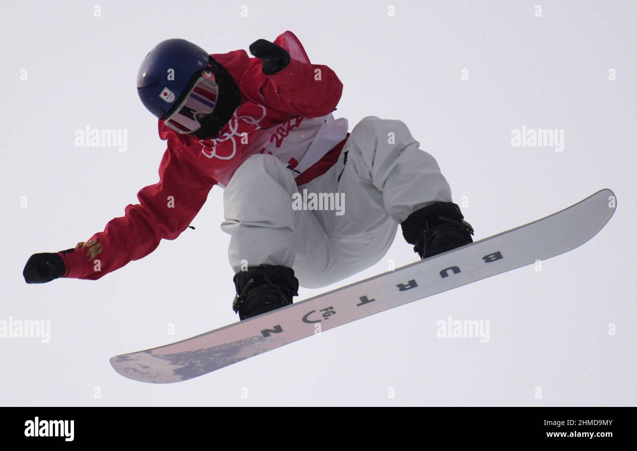 Competes in the snowboard halfpipe competition hi-res stock photography and images