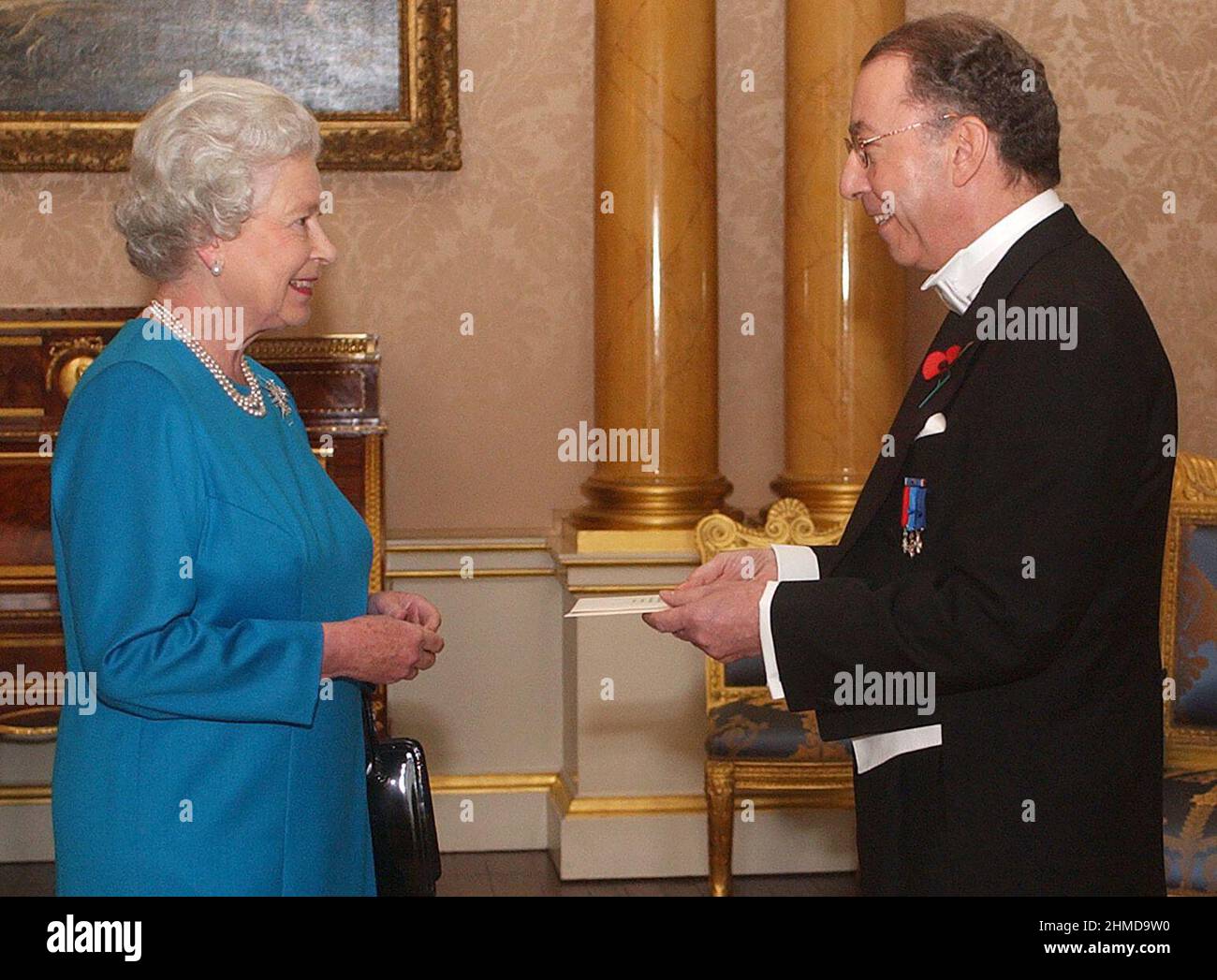 Britain's Queen Elizabeth II receives the Ambassador of France, Gerard Errera at Buckingham Palace, London, 6th November, 2002. Stock Photo