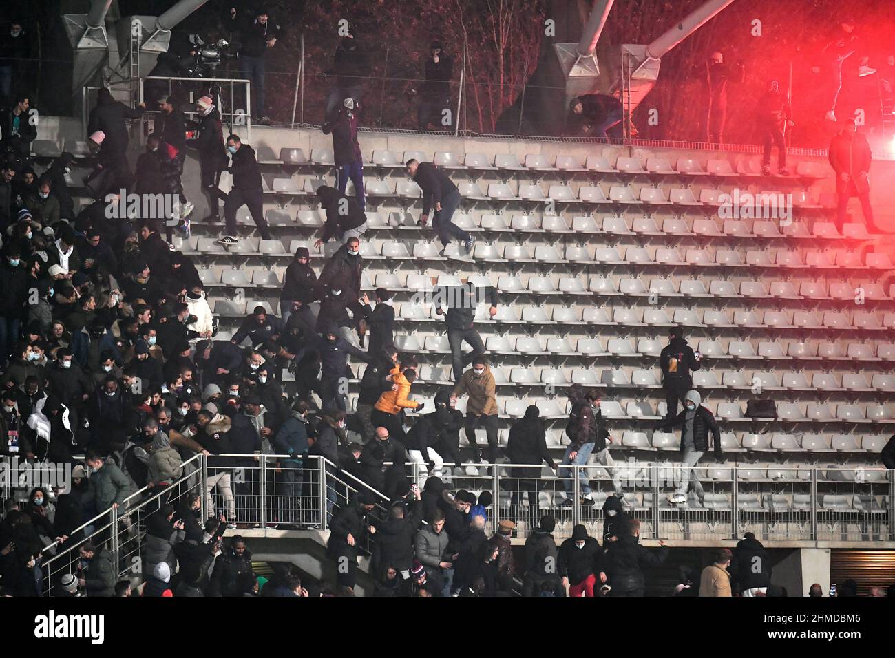 Hooligans de lyon hi-res stock photography and images - Alamy