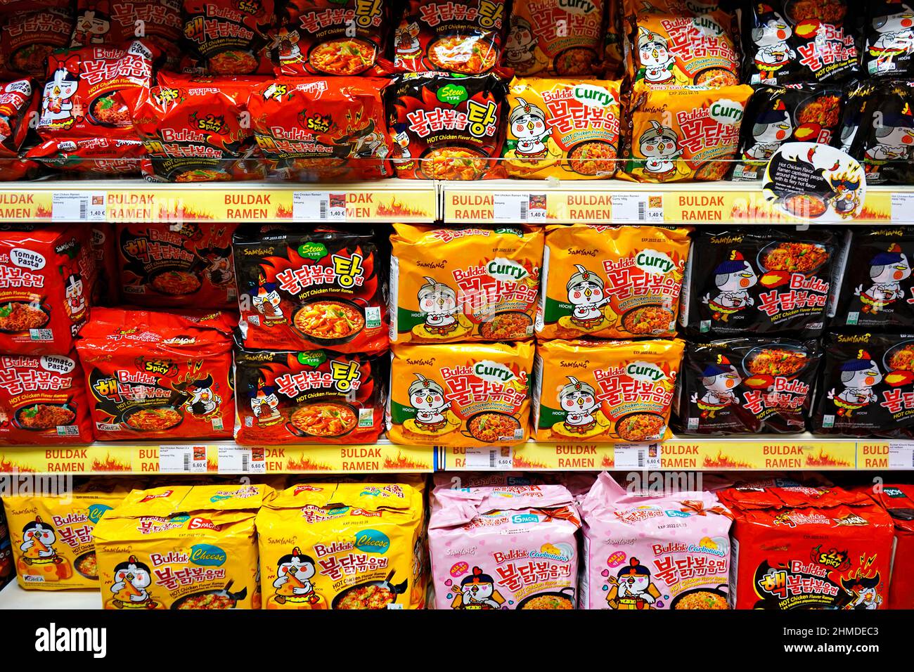 Instant ramen store japan hires stock photography and images Alamy