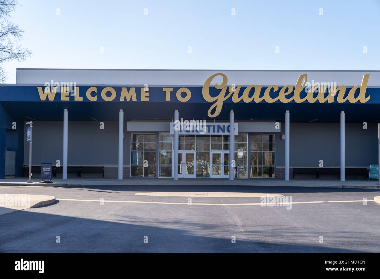 Graceland sign hi-res stock photography and images - Alamy