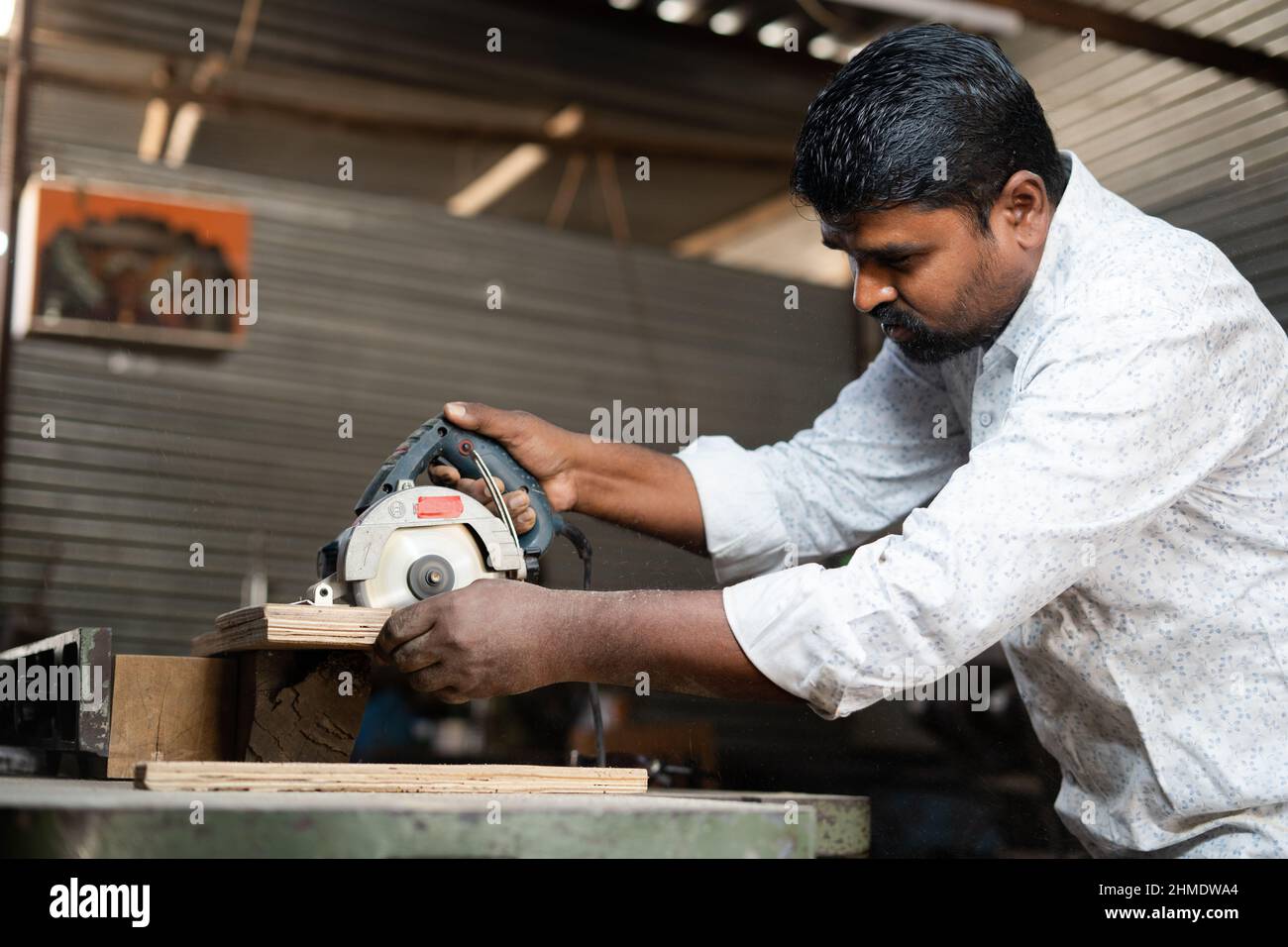 Indian carpentry shop hires stock photography and images Alamy