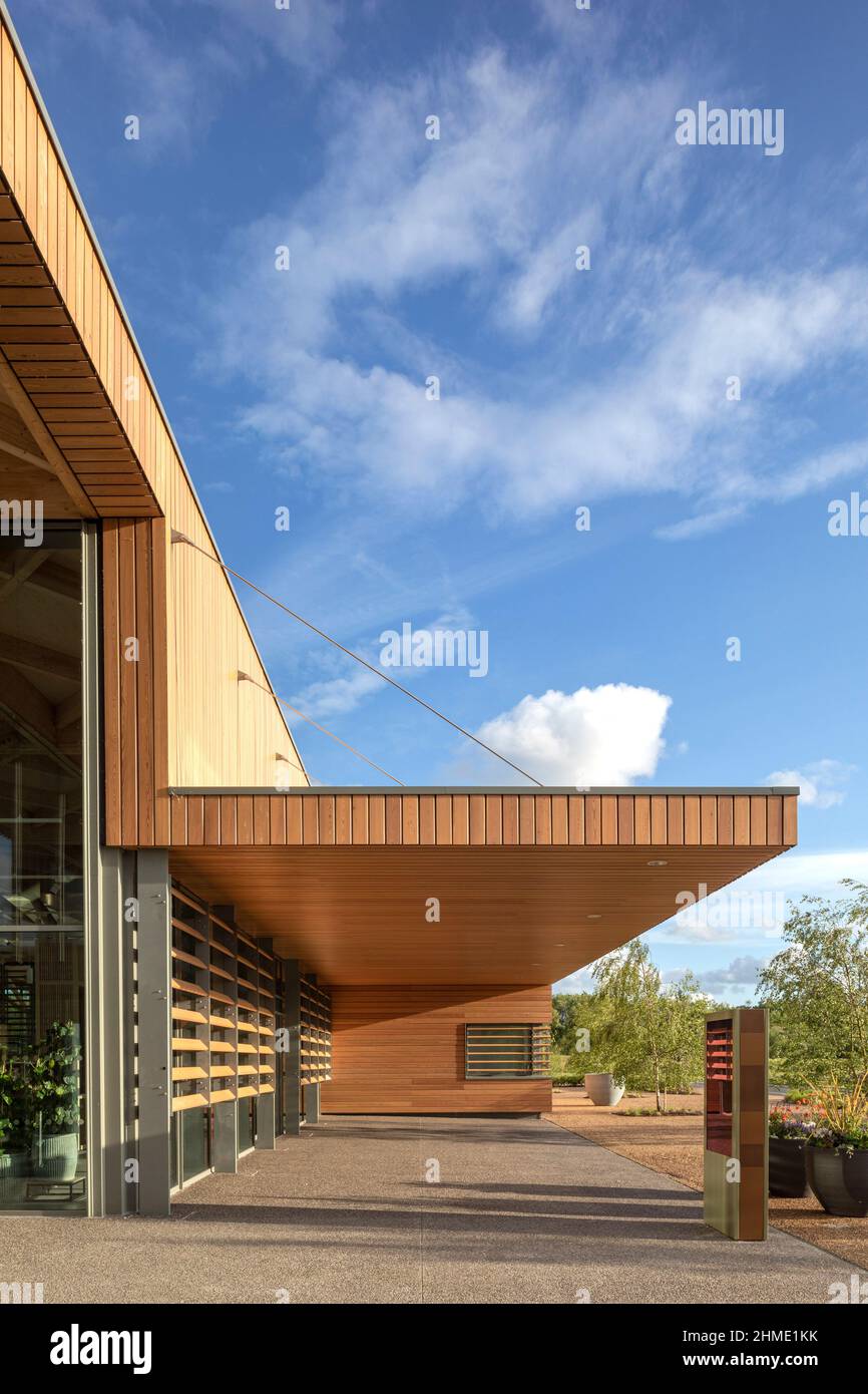 Entrance and canopy. Royal Horticultural Society Visitor Centre, Worsley, Salford, United Kingdom. Architect: Hodder & Partners, 2021. Stock Photo