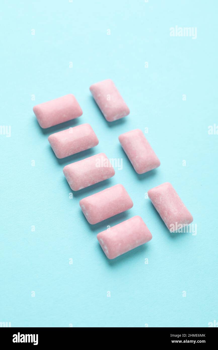 Blue bubble gum hi-res stock photography and images - Alamy