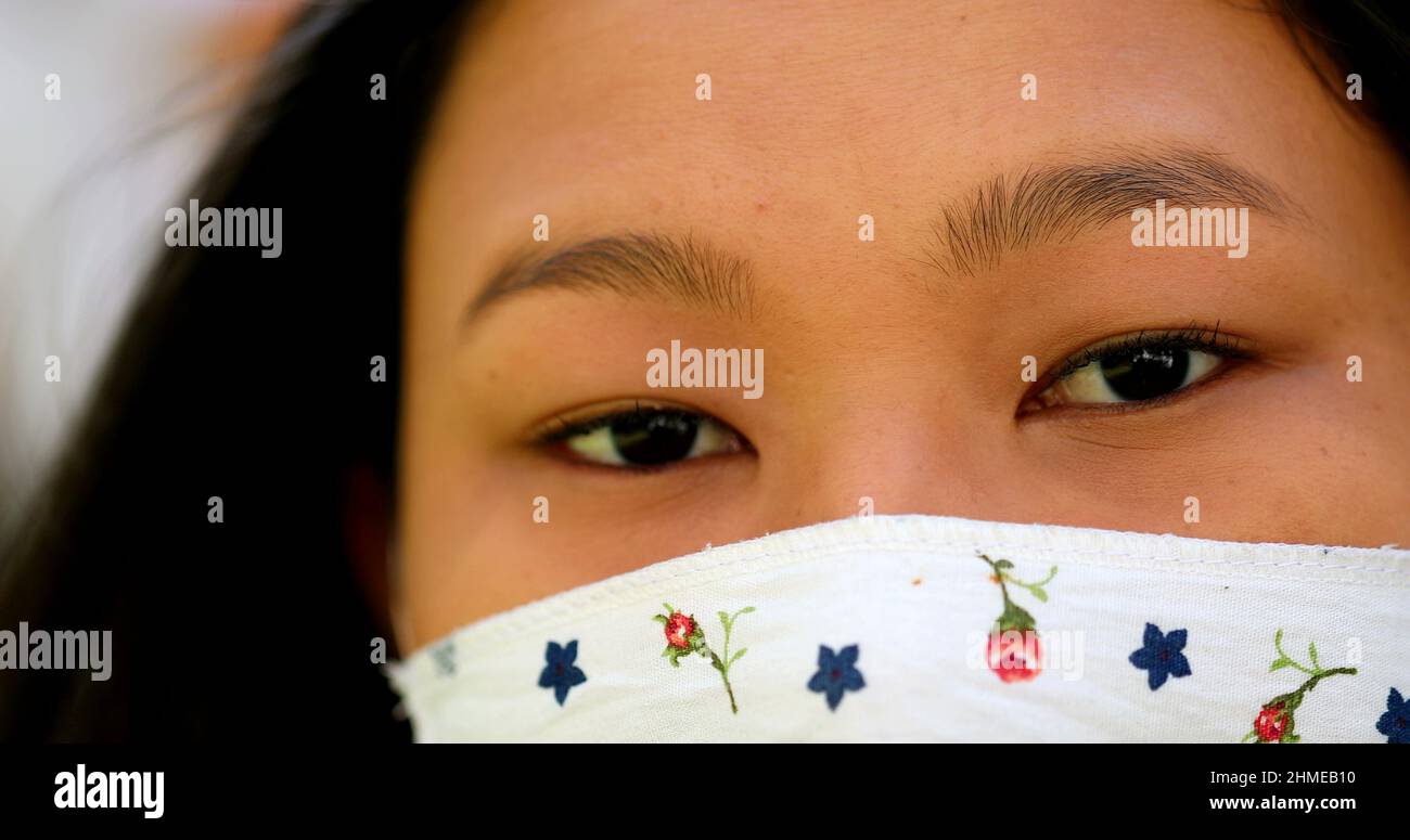 Asian women wearing face mask hi-res stock photography and images - Alamy