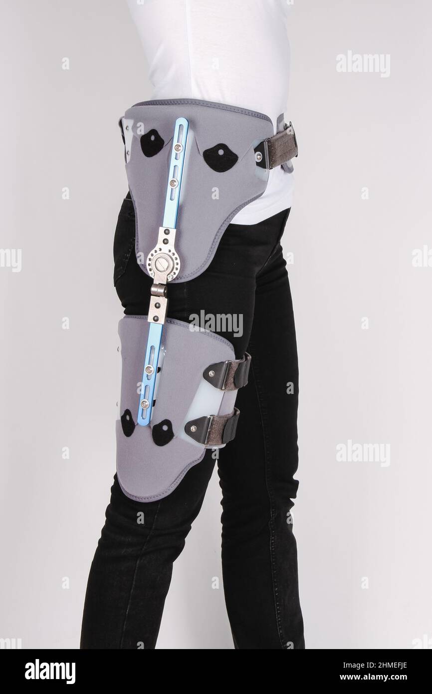 Orthopedic adjustable support brace for knee and hip fixation. Hip