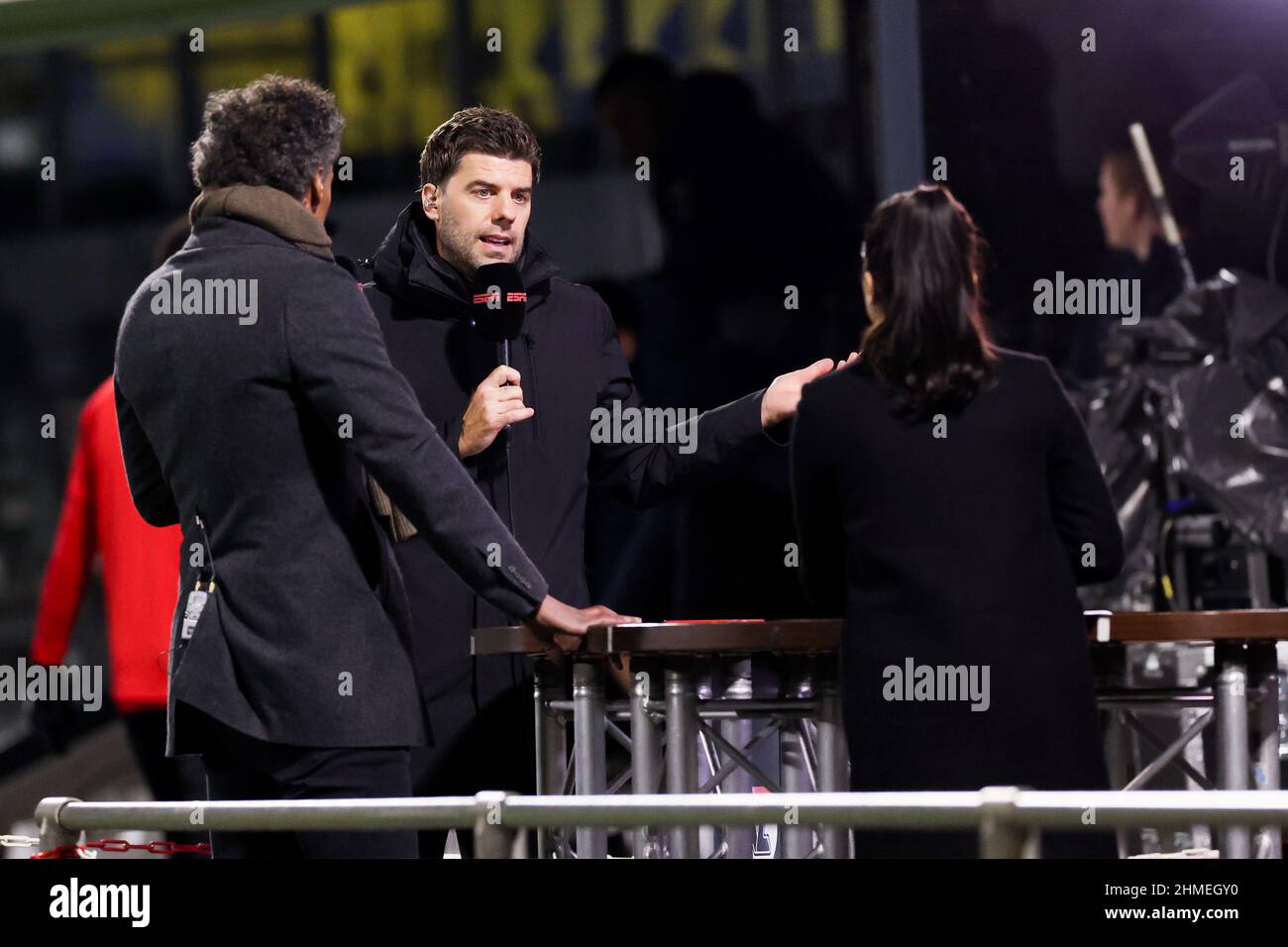WAALWIJK, NETHERLANDS - FEBRUARY 9: Pierre van Hooijdonk and Kees Kwakman and Fresia Cousino Arias of ESPN during the Dutch TOTO KNVB Cup Quarter Final match between RKC Waalwijk and AZ at the Mandemakers Stadion on February 9, 2022 in Waalwijk, Netherlands (Photo by Marcel ter Bals/Orange Pictures) Stock Photo