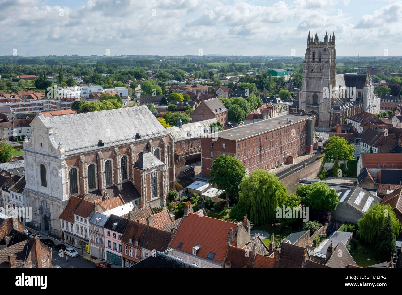 Vue panoramique sur la ville d'AiresurlaLys Eglise SaintJacques