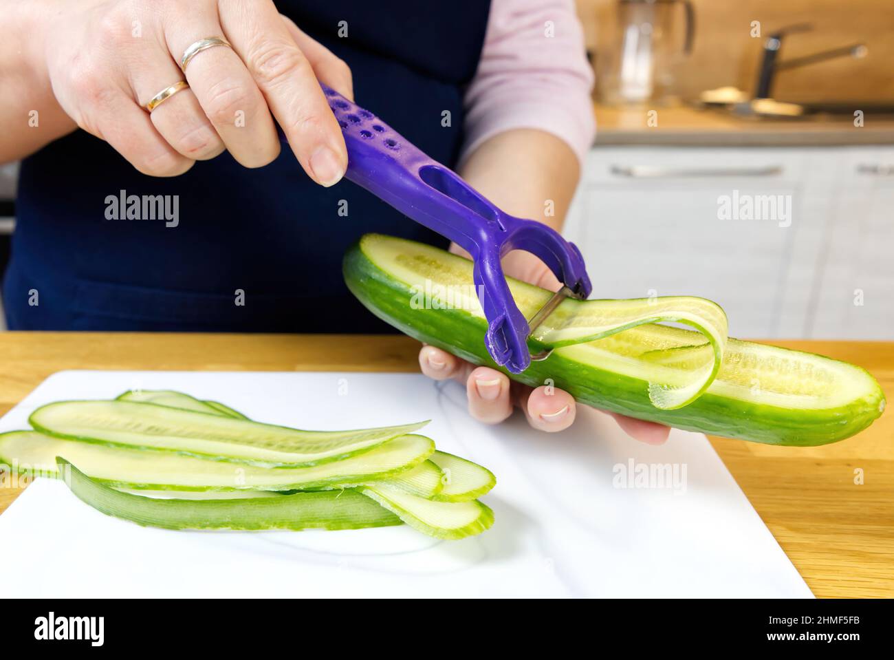 Creative Nuts Not To Hurt The Hand Peeler Cucumber Slicer Knife Cucumber 
