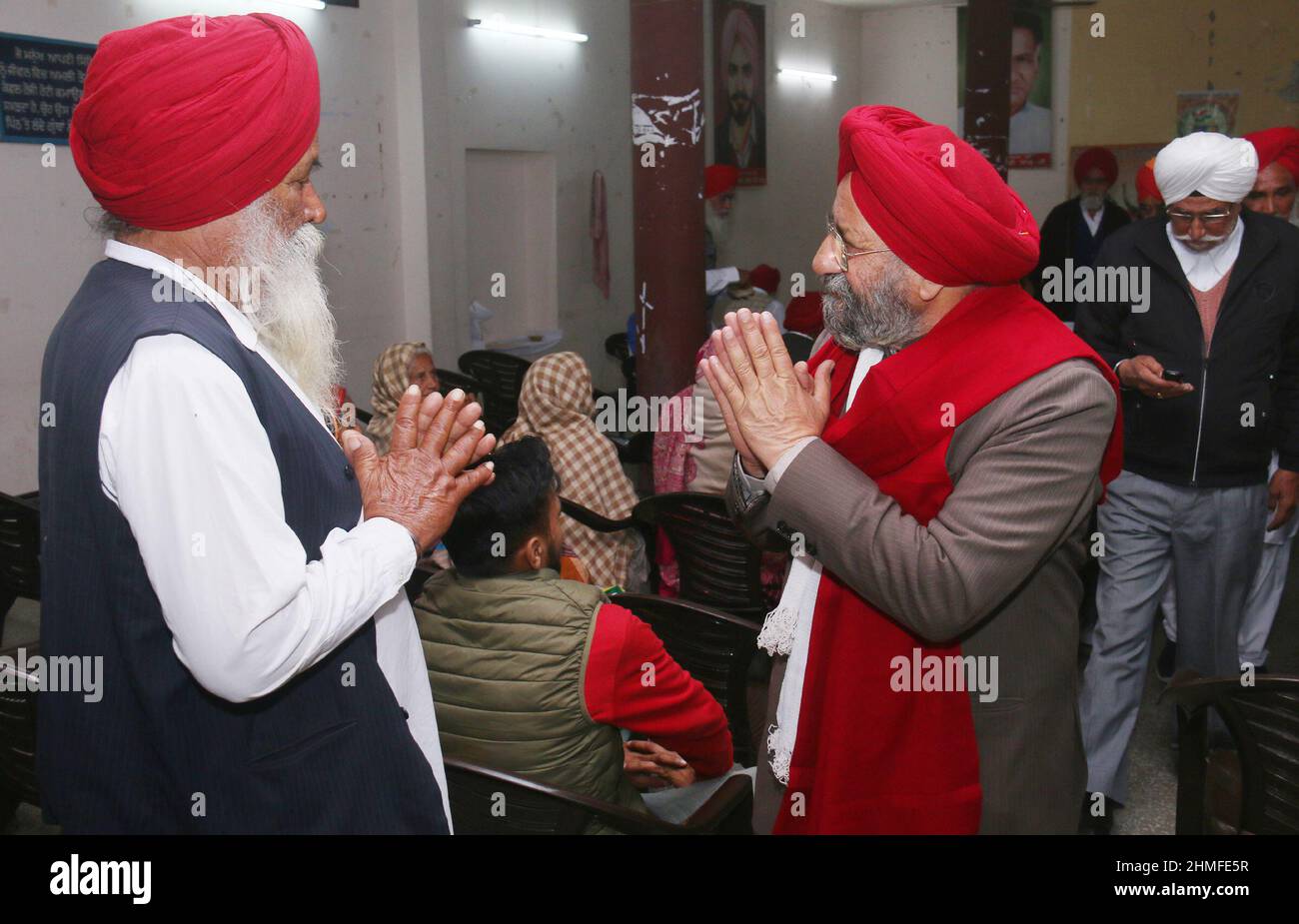 Bathinda, India. 09th Feb, 2022. BATHINDA, INDIA - FEBRUARY 9: Aam Aadmi Party (AAP) candidate Jagroop Singh Gill meets families of Indian freedom fighters during an election campaign on February 9, 2022 in Bathinda, India. (Photo by Sanjeev Kumar/Hindustan Times/Sipa USA) Credit: Sipa USA/Alamy Live News Stock Photo