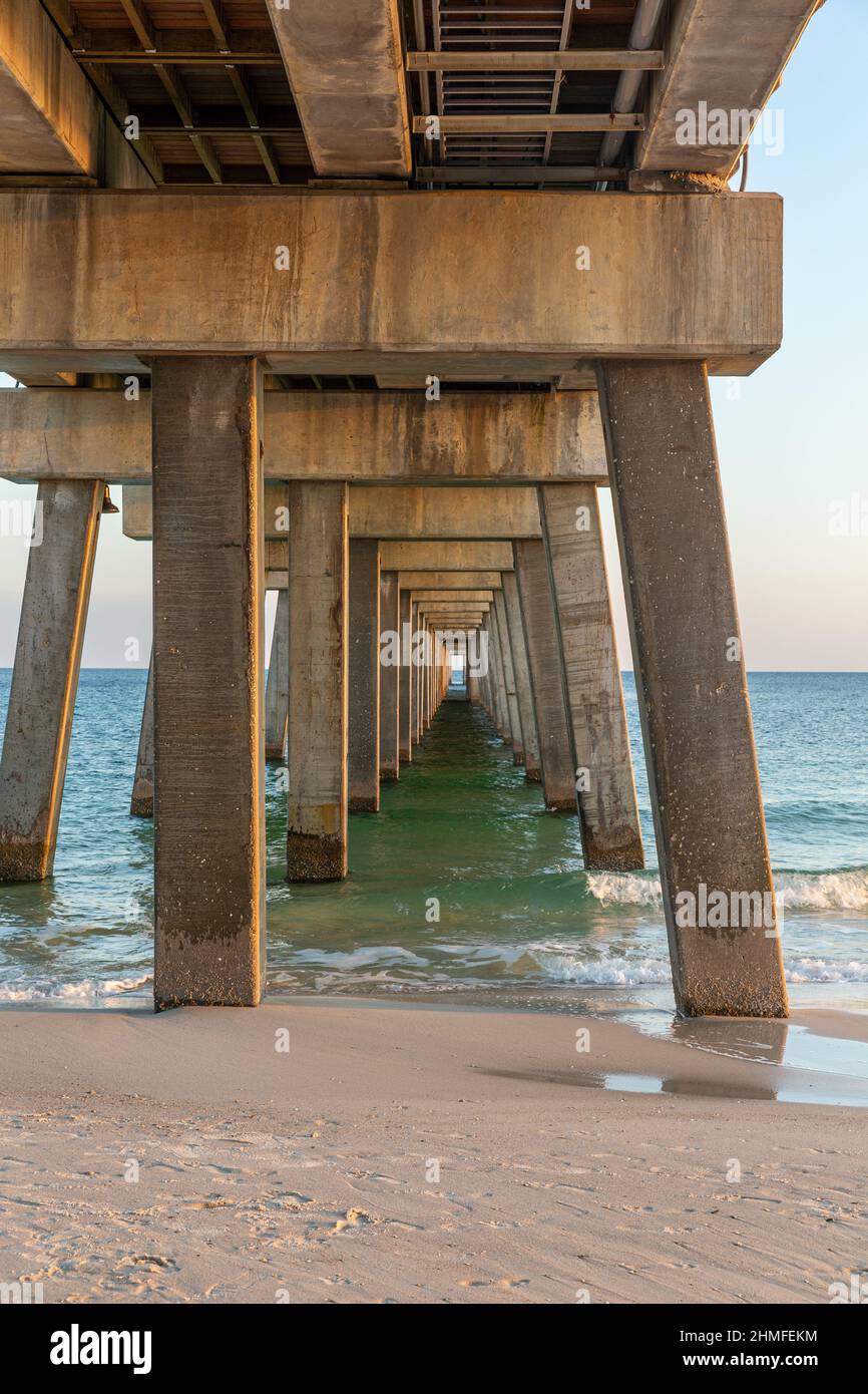 Fishing pier gulf shores hi-res stock photography and images - Alamy