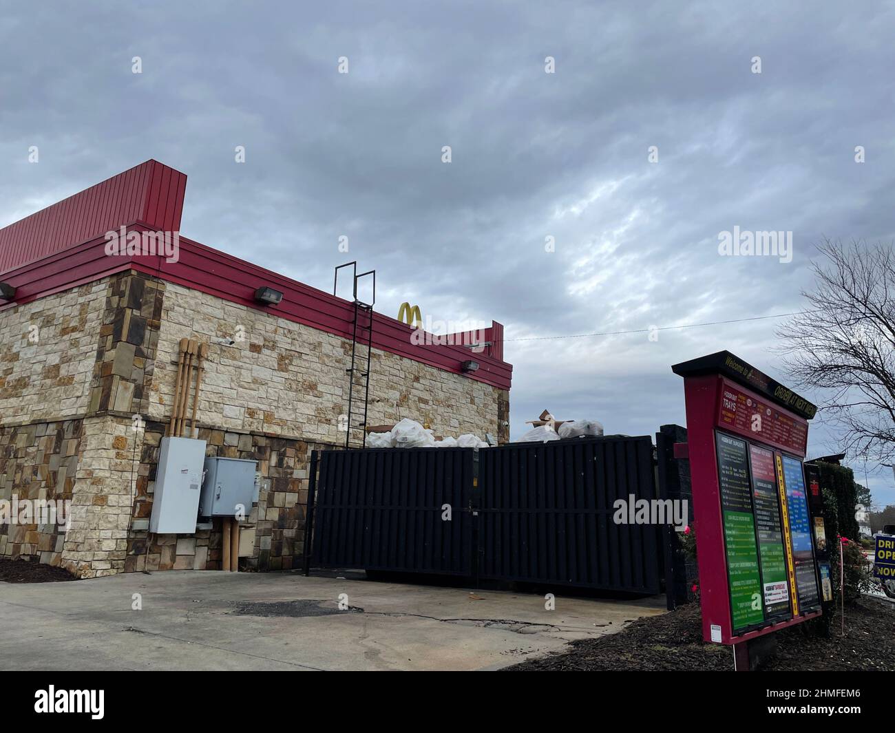 Augusta, Ga USA 01 02 22 Cookout fast food restaurant building drive