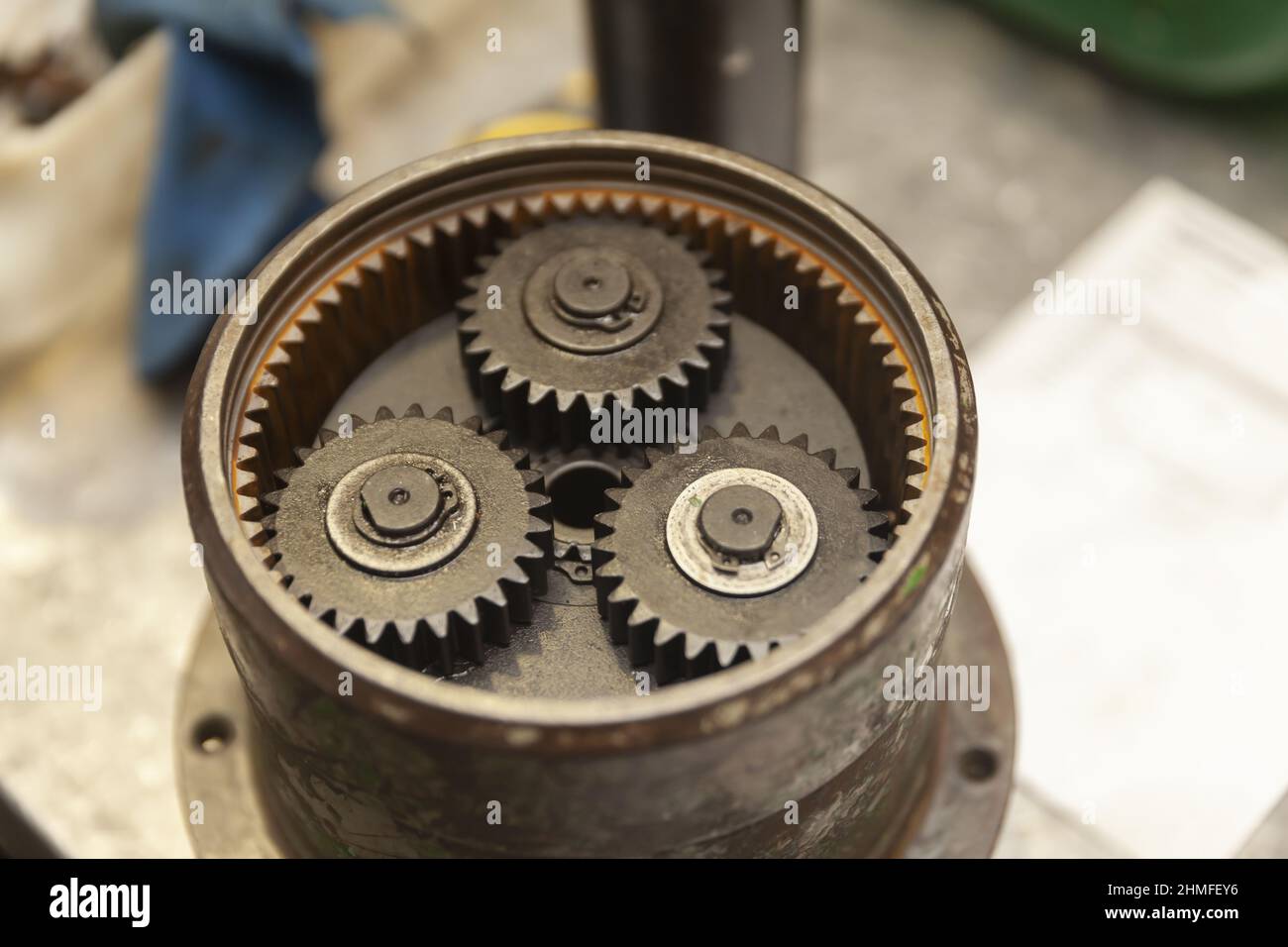 servicing a gear hydraulic pump on table Stock Photo Alamy