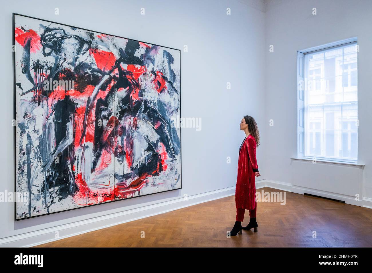 London, UK. 10th Feb, 2022. Senza Totolo -rosso '85, 1985 - Emilio Vedova, documenta 7, at Galerie Thaddaeus Ropac, London. Reunited for the first time: five major paintings from documenta in 1982, on view with important works from the same decade. The First solo show in the UK for a revolutionary of his time: a striking and radical artist, who navigated between tradition and the avant-garde. Credit: Guy Bell/Alamy Live News Stock Photo