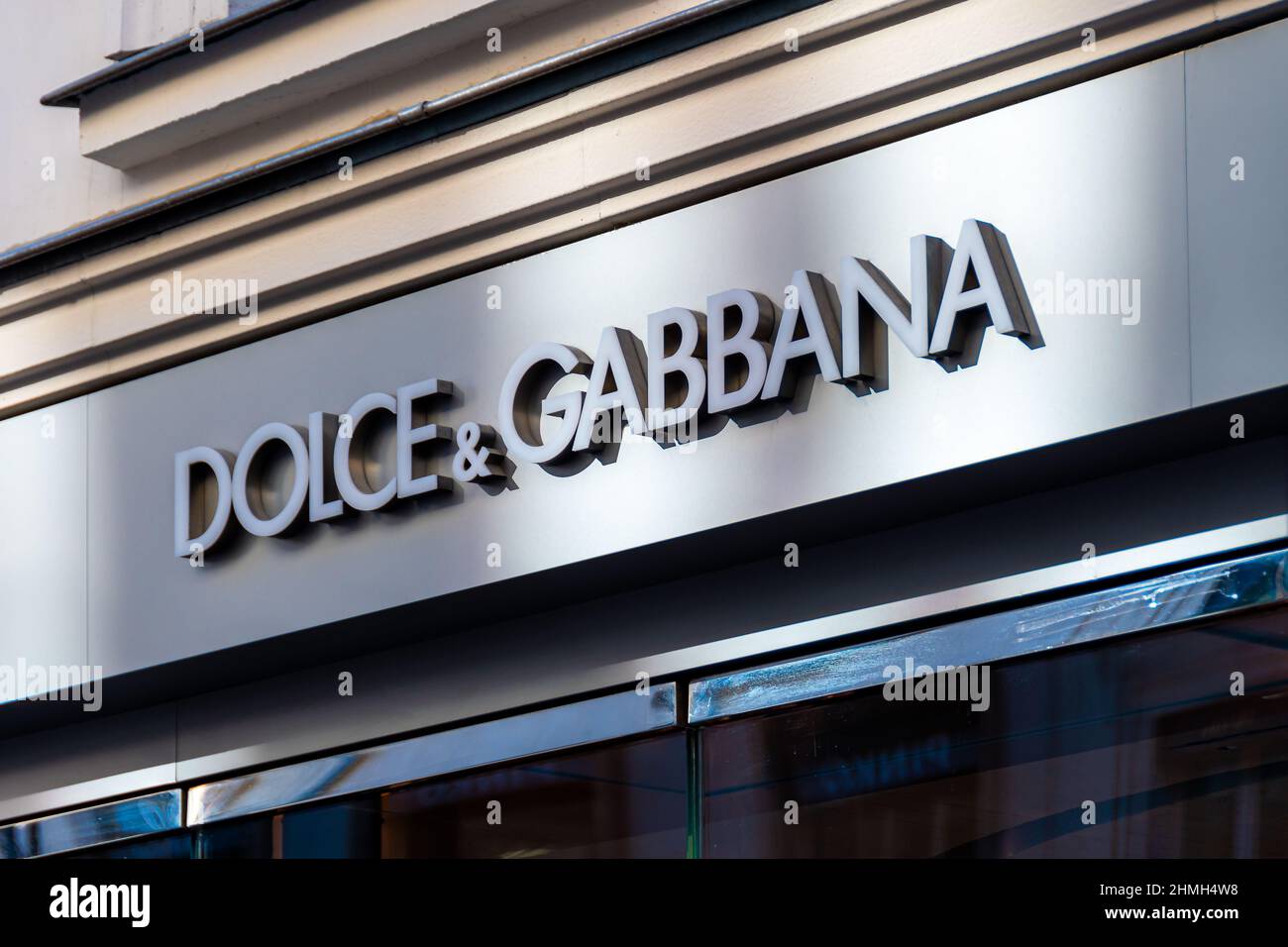 File:D&G shop, Milan, Italy (9474202582).jpg - Wikimedia Commons