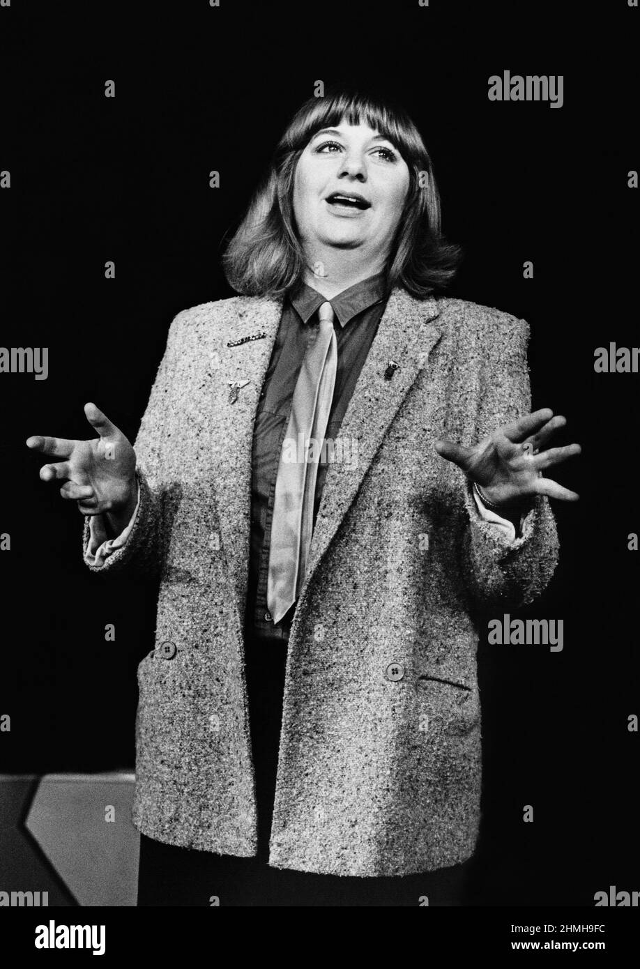 Victoria Wood in FUNNY TURNS at the King’s Head Theatre Club, Islington, London N1  23/09/1980 Stock Photo