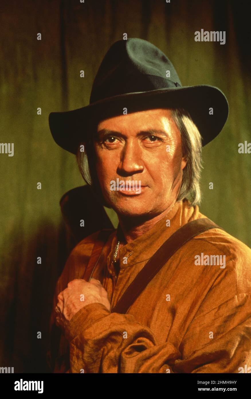 KUNG FU: THE LEGEND CONTINUES (1992) DAVID CARRADINE  JUD TAYLOR (DIR)  MOVIESTORE COLLECTION Stock Photo