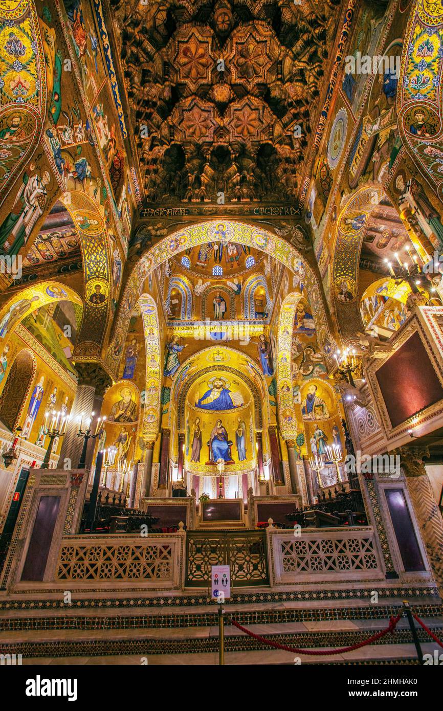 Cappella Palatina (Palatine Chapel) with magnificent gold mosaics and stalactite ceiling in the Palazzo Reale (Palazzo dei Normanni), Palermo, Sicily, Italy Stock Photo