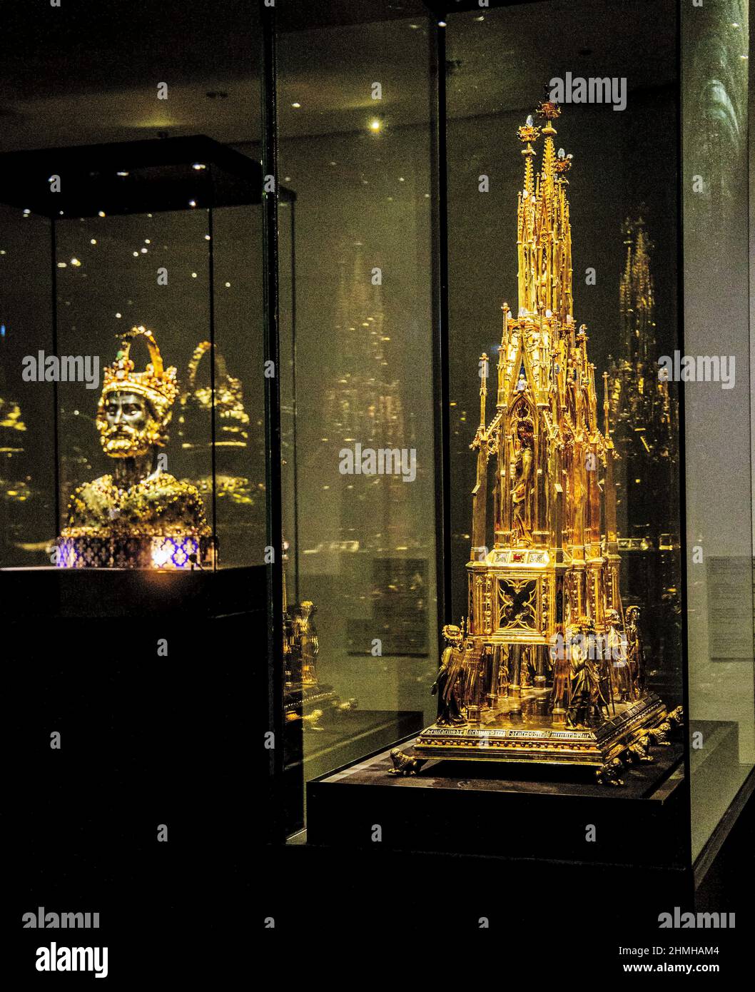 Golden reliquary and golden bust of Emperor Charlemagne (Charleston bust) in the cathedral treasury, Aachen, North Rhine-Westphalia, Germany Stock Photo